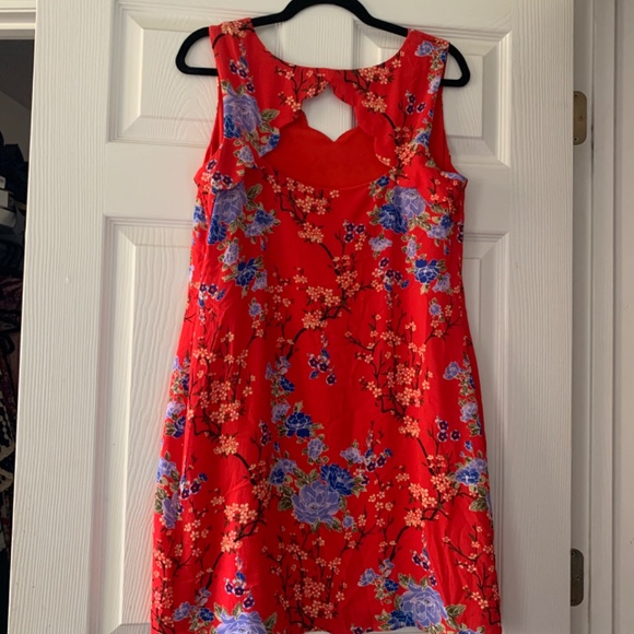 By and By floral scalloped dress - Picture 2 of 3